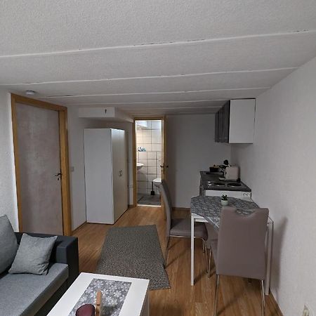 Direkt An Der S-Bahn Gelegenes Gemuetliches Souterrain Apartment Mit Privatem Zugang Troisdorf Exterior foto