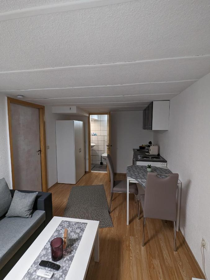 Direkt An Der S-Bahn Gelegenes Gemuetliches Souterrain Apartment Mit Privatem Zugang Troisdorf Exterior foto