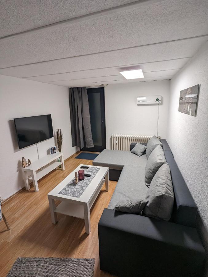 Direkt An Der S-Bahn Gelegenes Gemuetliches Souterrain Apartment Mit Privatem Zugang Troisdorf Exterior foto