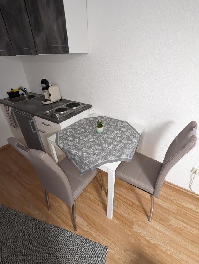 Direkt An Der S-Bahn Gelegenes Gemuetliches Souterrain Apartment Mit Privatem Zugang Troisdorf Exterior foto