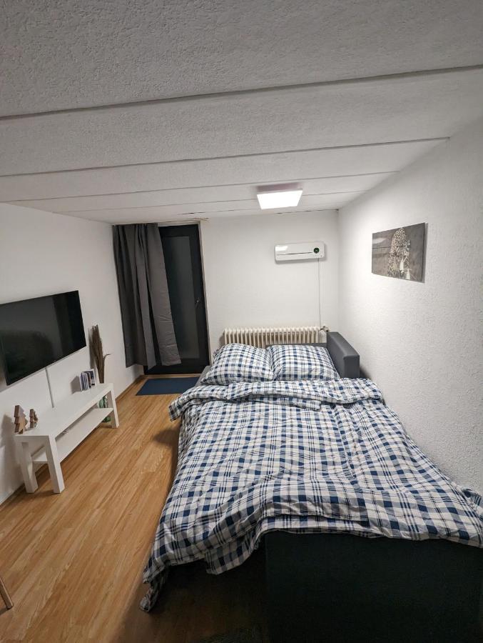 Direkt An Der S-Bahn Gelegenes Gemuetliches Souterrain Apartment Mit Privatem Zugang Troisdorf Exterior foto